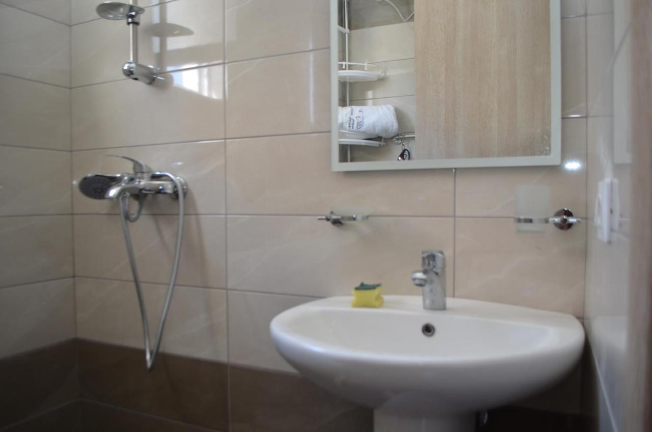 Akil Apartments Sarandë 外观 照片